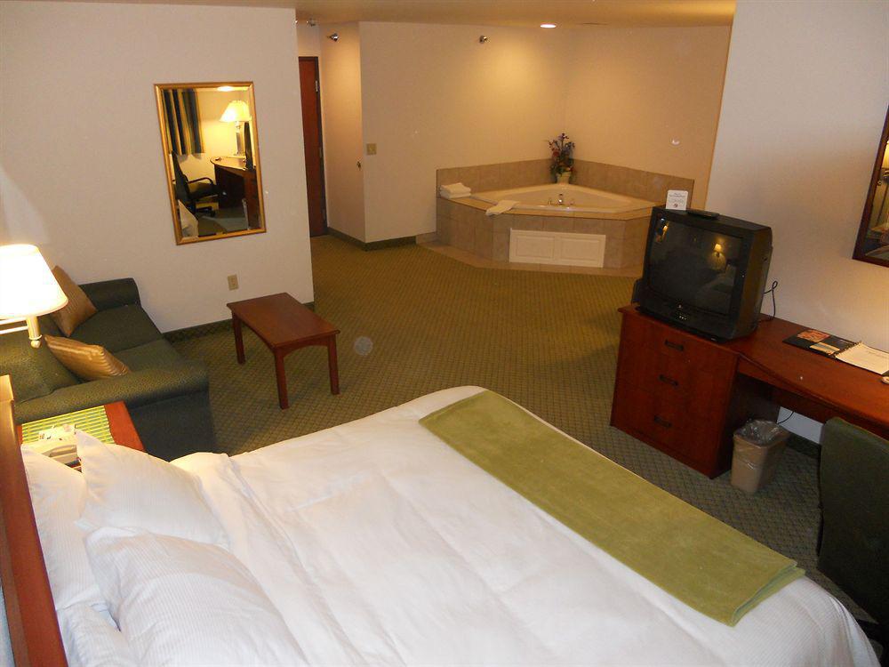 Crossings By Grandstay Inn & Suites Becker Zewnętrze zdjęcie